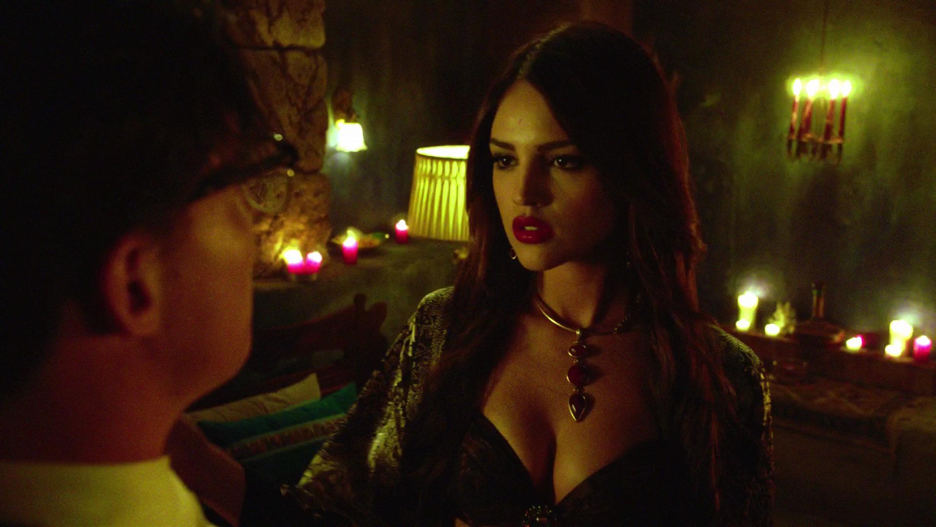 Eiza Gonzalez sexy - From Dusk Till Dawn s01e08 (2014)