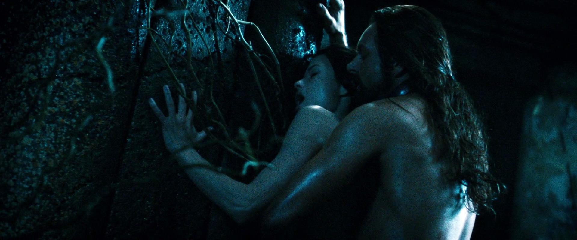 Rhona Mitra sexy - Underworld: Rise of the Lycans (2009)