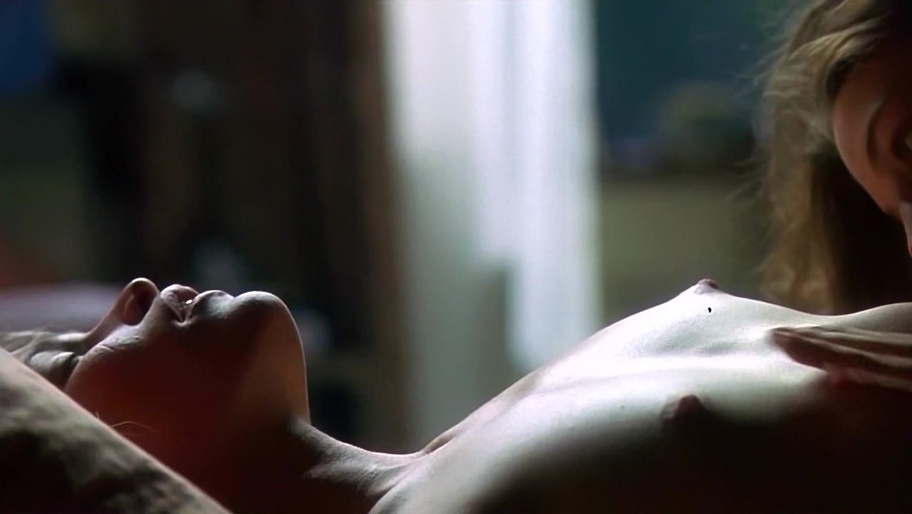 Jessica Pare nude, Piper Perabo nude - Lost and Delirious (2001)