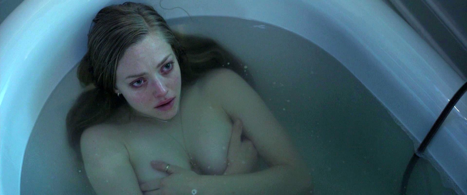 Amanda Seyfried sexy - Fathers and Daughters (2015)