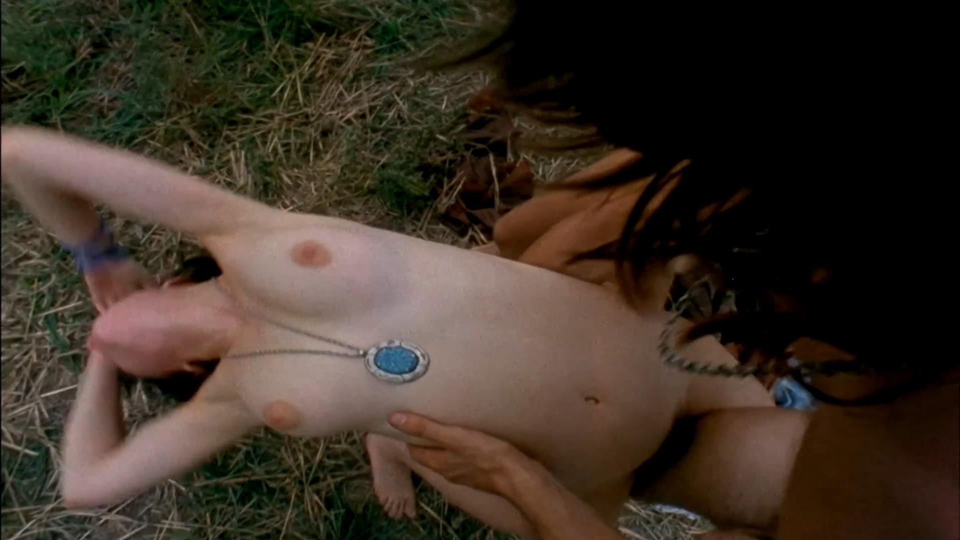 Maureen Allisse nude, Leslie Orr nude - The Manson Family (2003)