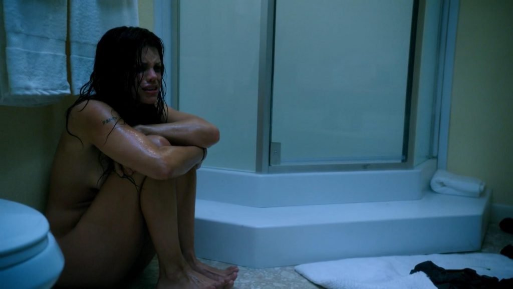 Vanessa Ferlito nude - Graceland s03e07 (2015)