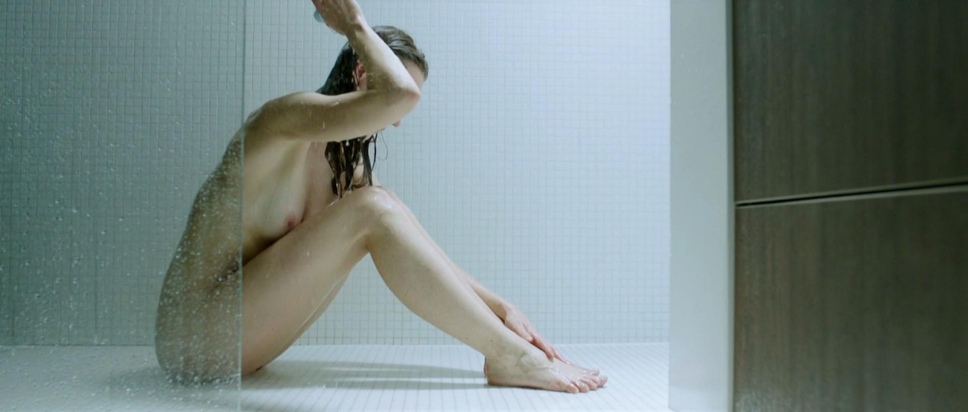 Lavinia Wilson nude, Isabelle Redfern nude - Schossgebete (2014)