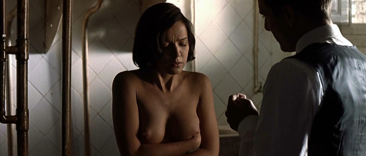 Veronica Sanchez nude - Las 13 rosas (2007)