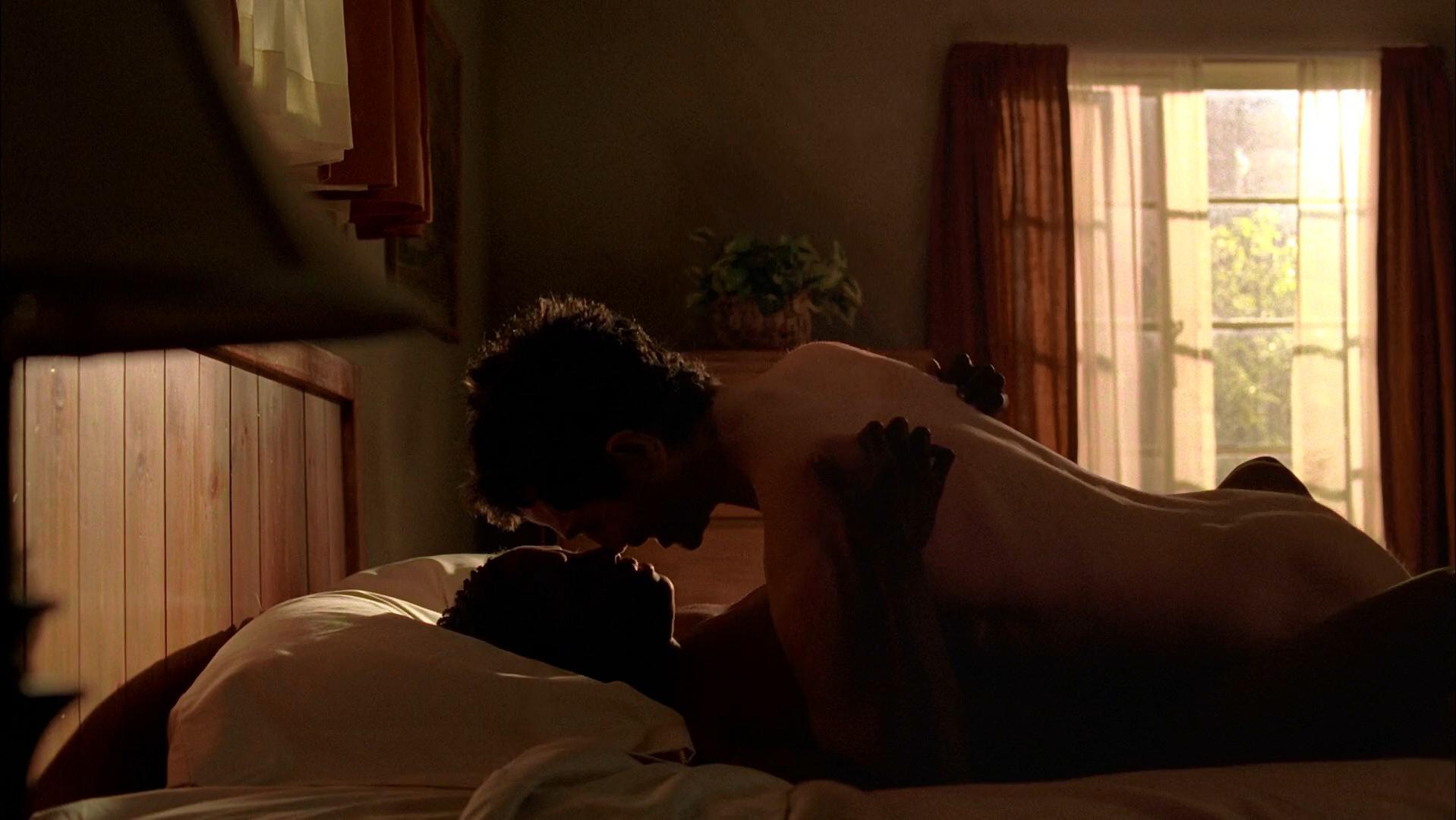 Rutina Wesley sexy, Natasha Alam sexy - True Blood s03e03 (2010)