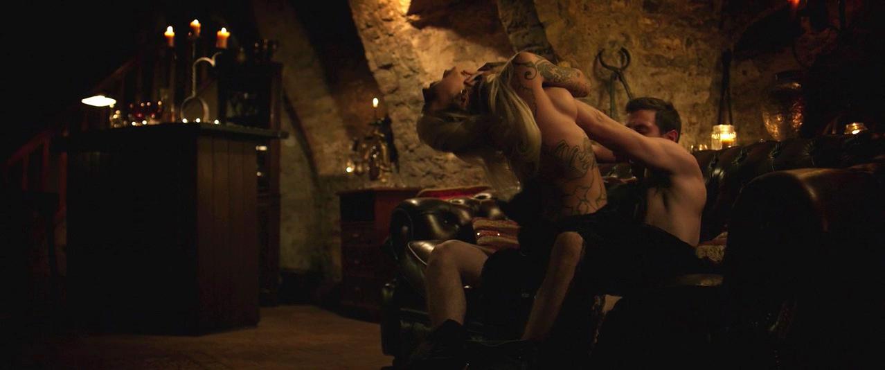 Sara Fabel nude - Parlor (2015)