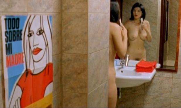 Ludmila Ruoso nude, Chloу Berthier nude - Nue comme un verre (2003)