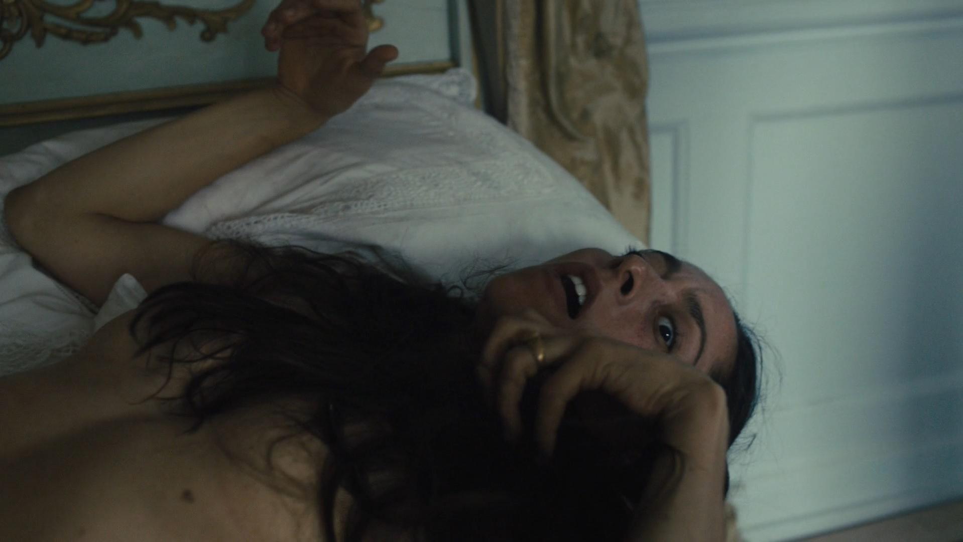 Oona Chaplin nude - Taboo s01e06 (2017)