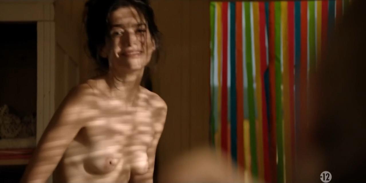 Flora Bonfenti nude - Guyane s01e07 (2017)