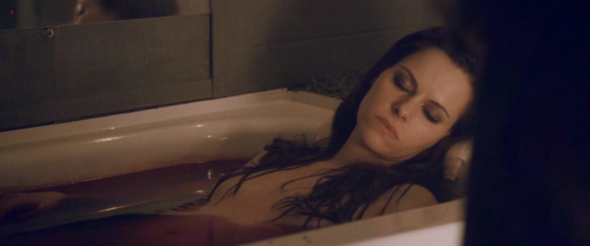 Emily Hampshire nude - Die (2010)