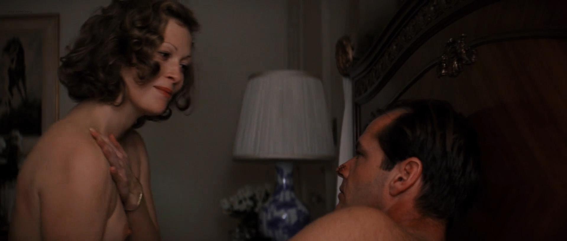 Faye Dunaway nude - Chinatown (1974)