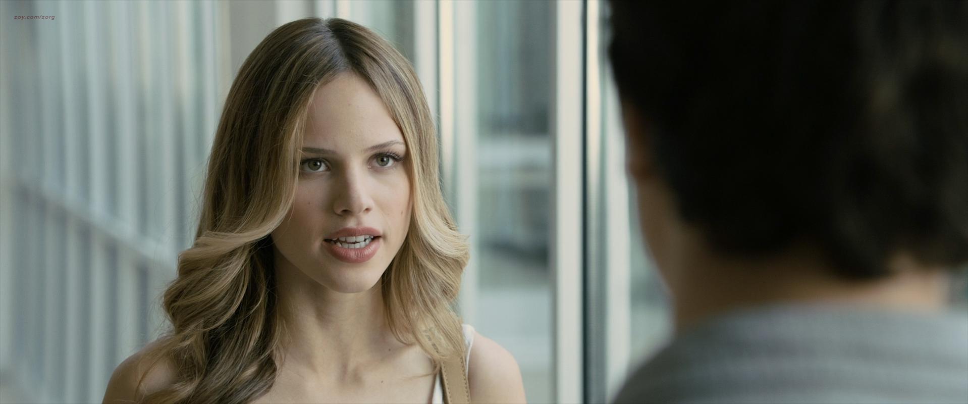 Halston Sage sexy - Paper Towns (2015)