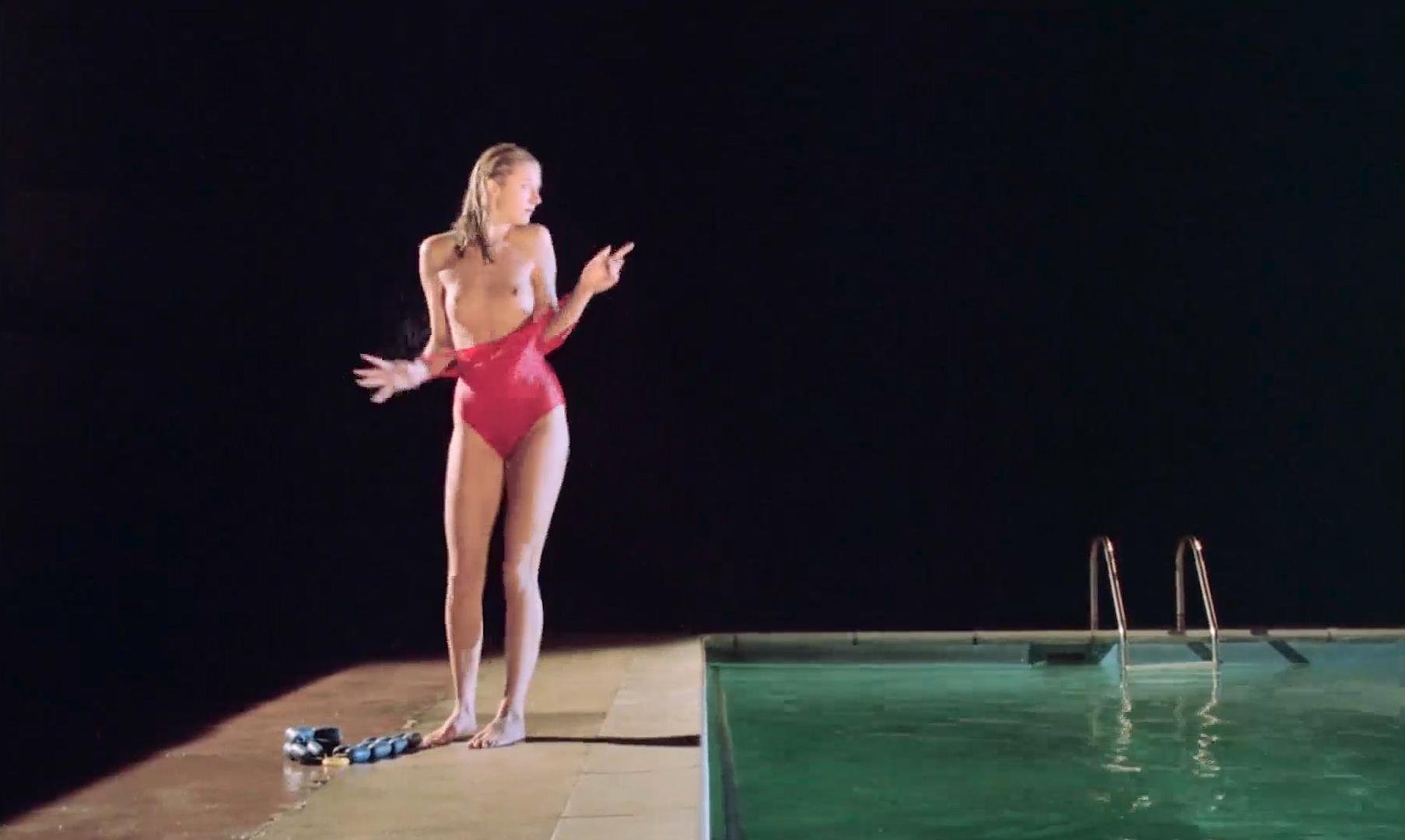 Joely Richardson nude, Jane Gurnett nude, Juliet Stevenson nude - Drowning by Numbers (1988)