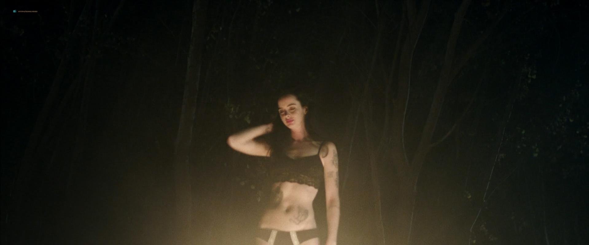 Krysten Ritter sexy, Chelsea Schuchman nude - Asthma (2014)