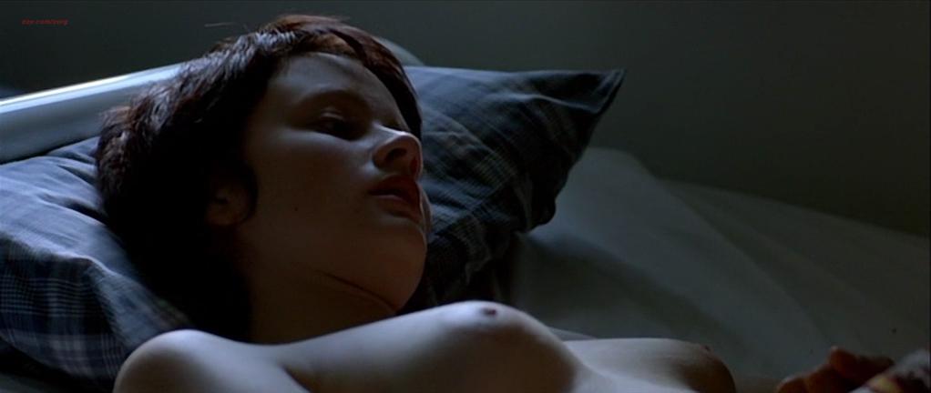 Pauline Etienne nude, Claire Bodson nude - Eleve libre (2008)