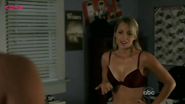 Laura Vandervoort sexy - V s01e03 (2009)