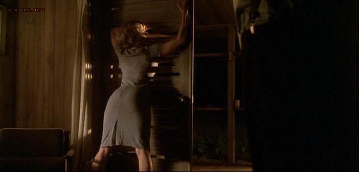 Elisabeth Shue sexy - Palmetto (1998)