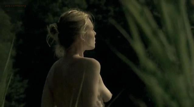 Magda Boczarska nude - Pod powierzchnia (2006)