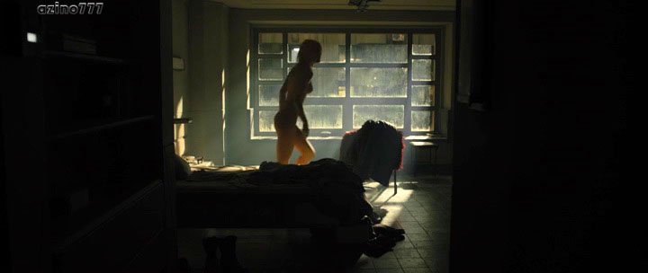 Mackenzie Davis nude - Blade Runner 2049 (2017)